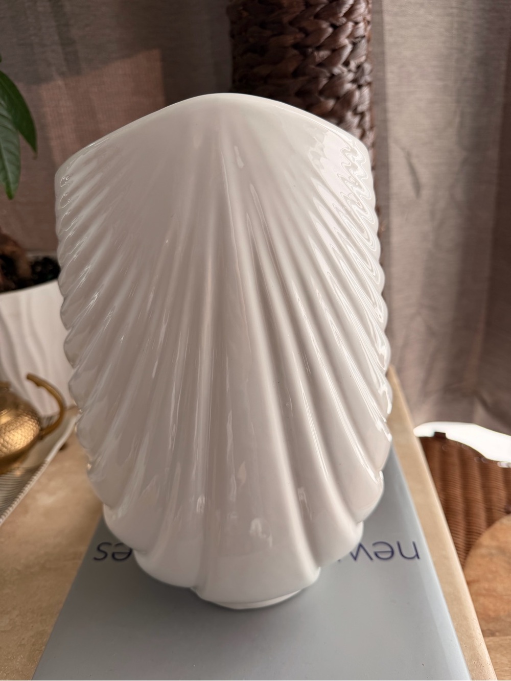 White Ceramic Shell Vase by - Picture 2 of 3